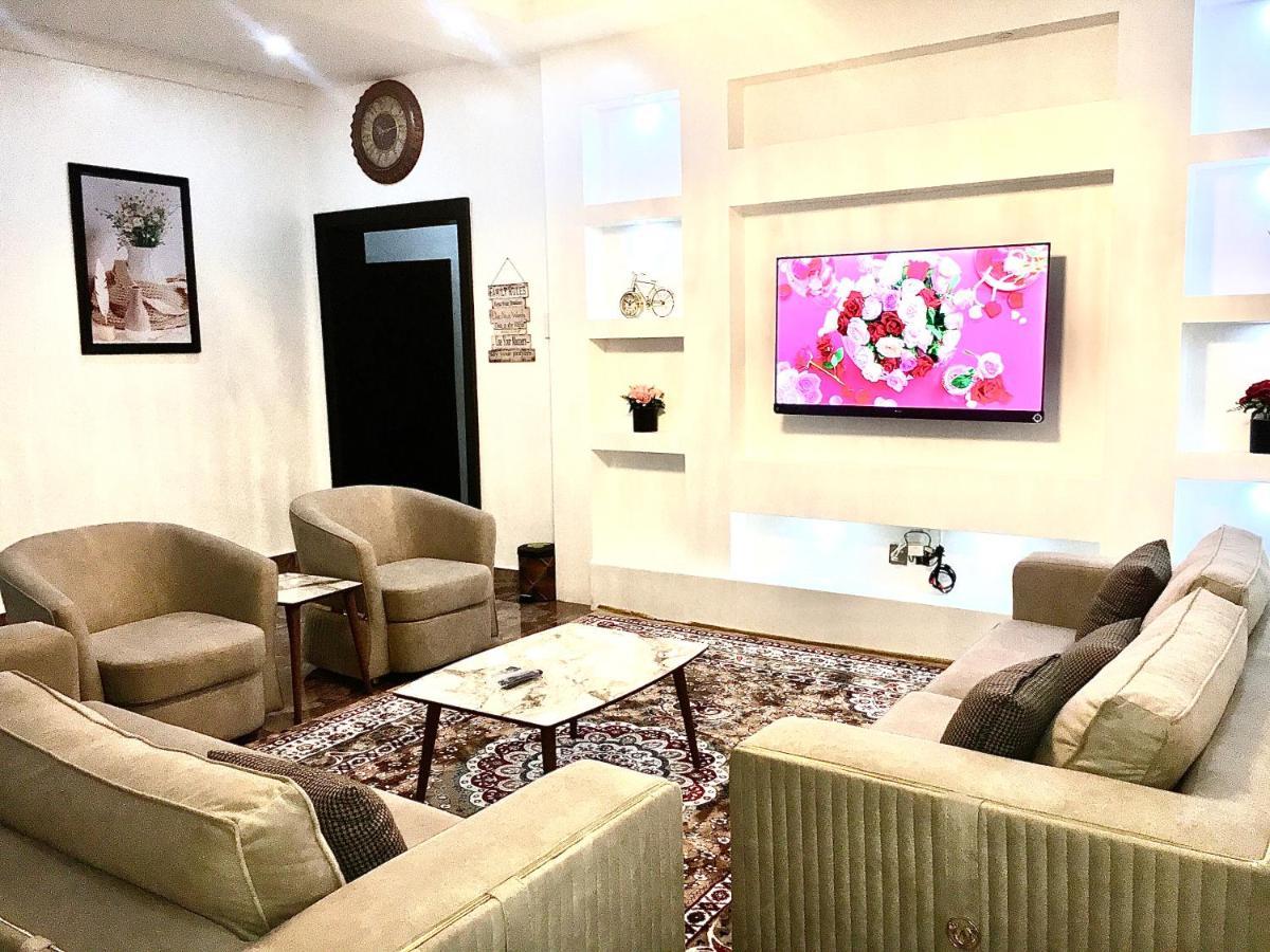 De-Omega Homes - Serviced Apartment Jahi, Αμπούζα Εξωτερικό φωτογραφία